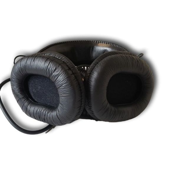 Sony Dynamic Stereo Headphones MDR-V6 - Picture 4 of 8